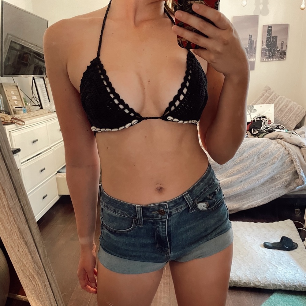 Pooka shell crochet festival top